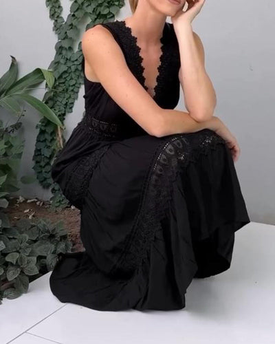 María™ | Elegante Vestido de Encaje con Escote en V