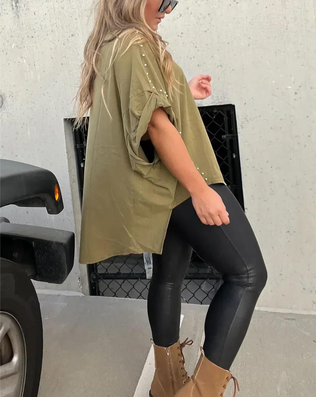 Jordana™ | Camiseta Oversize con Tachuelas